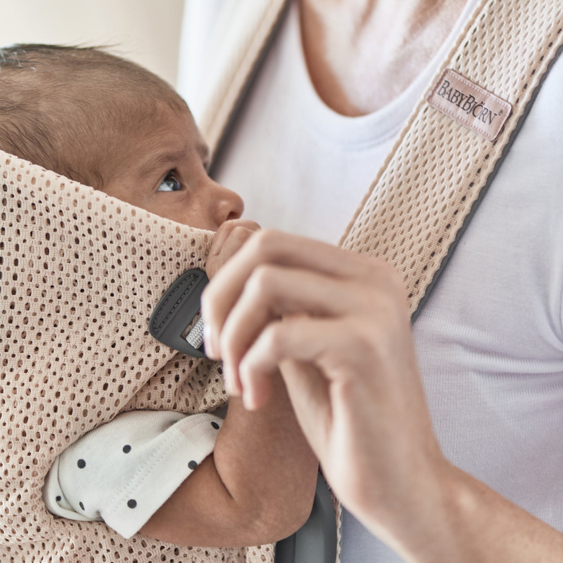 [ベビービョルン] ベビーキャリアMINI Air / ミニエア メッシュ