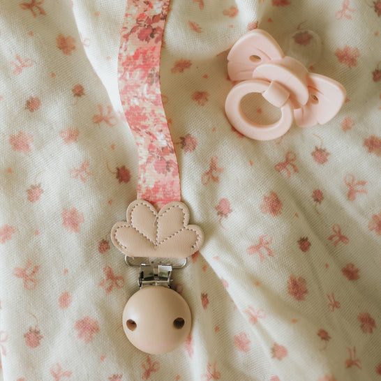 [エロディ] Pacifier Clip Wood / ウッドおしゃぶりホルダー