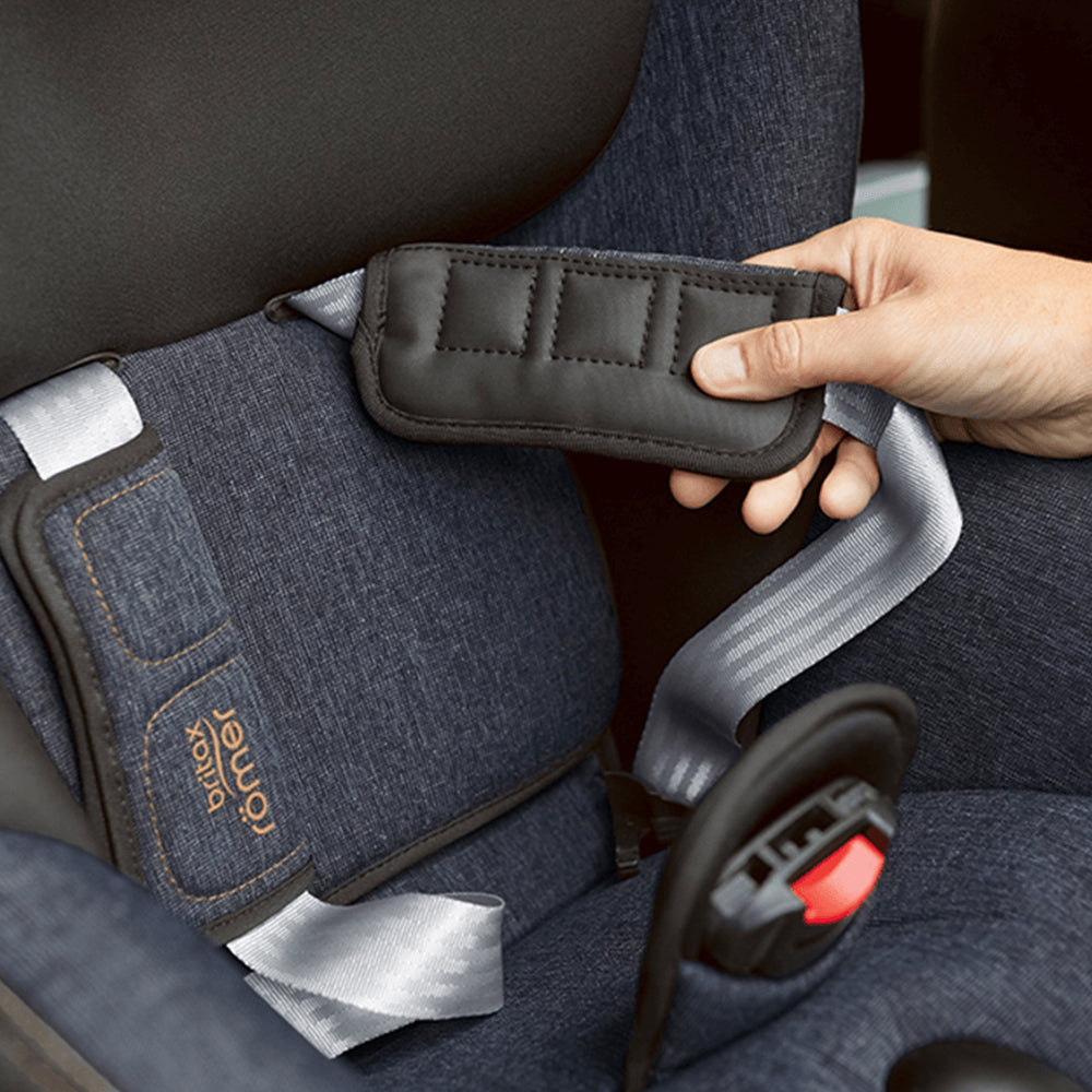 ブリタックスレーマー　DUALFIX i-SIZE ネイビー DUALFIX i-size｜チャイルドシートやベビーカーは安全性の高いブリ